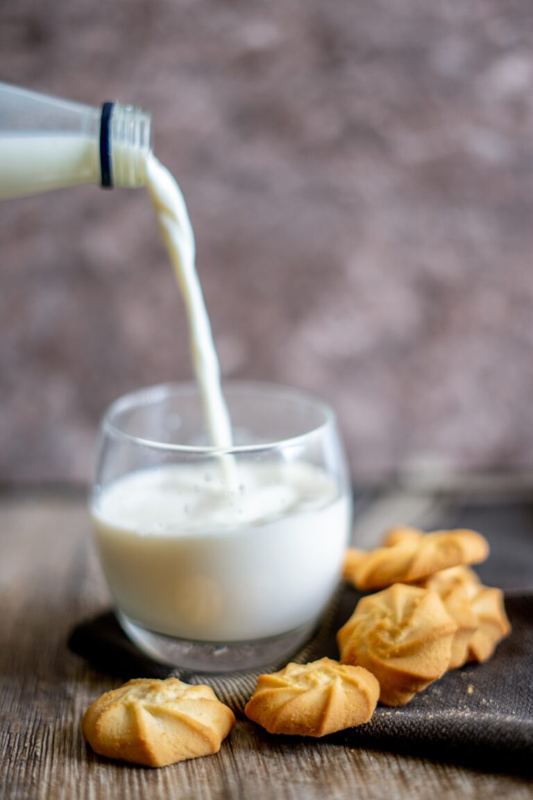glass milk with cookies